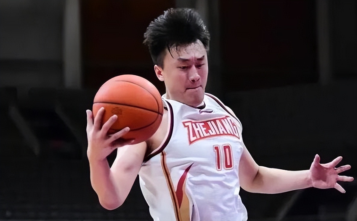 雷速-关于今夜体能课后，深圳男篮更衣室发声备战欧篮联，管理层满意，团队化学反应显著的信息