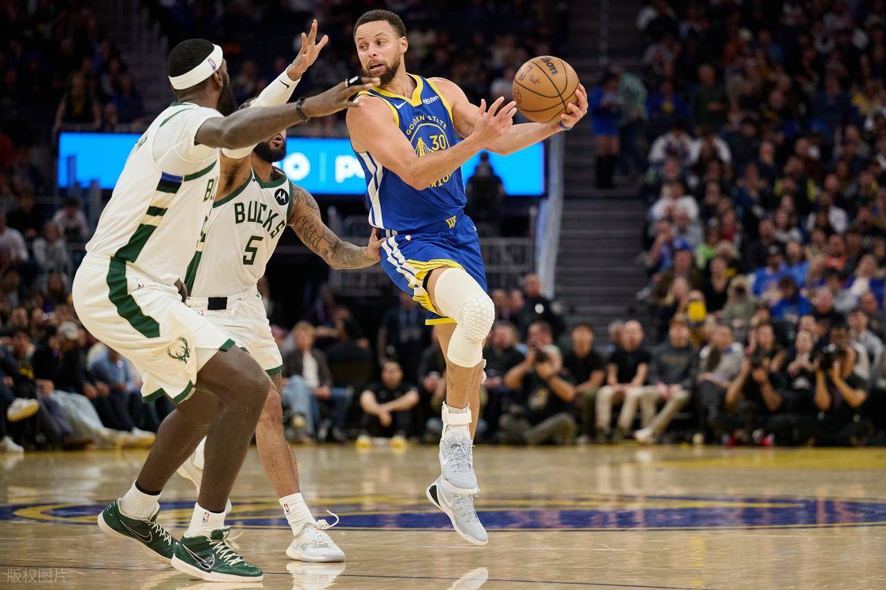 雷速直播-关于库里连续十场比赛得分超过高光表现，曼联挑战极限！的信息