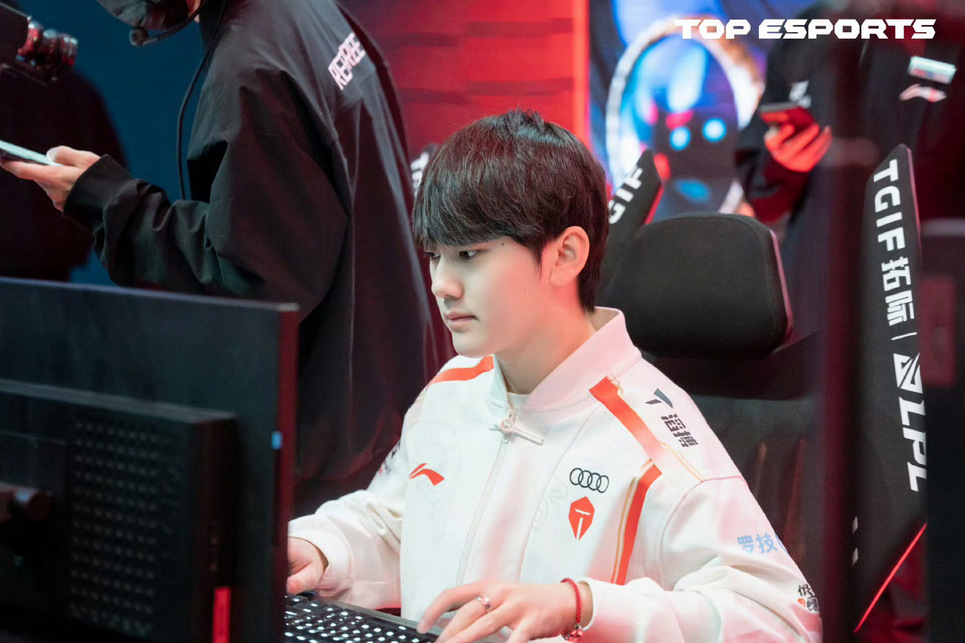 JackeyLove在FPX比赛中高光表现,赛况扑朔迷离引发热议!的简单介绍 JackeyLove在FPX比赛中高光表现,赛况扑朔迷离引发热议!的简单介绍